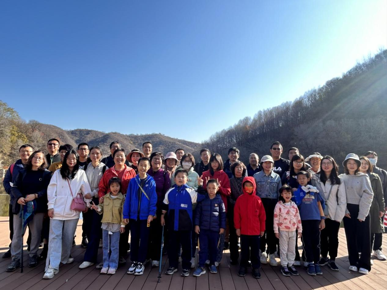 華杰公司開展“親近自然 共賞秋景”秋游活動(dòng) 華杰公司開展“親近自然 共賞秋景”秋游活動(dòng)